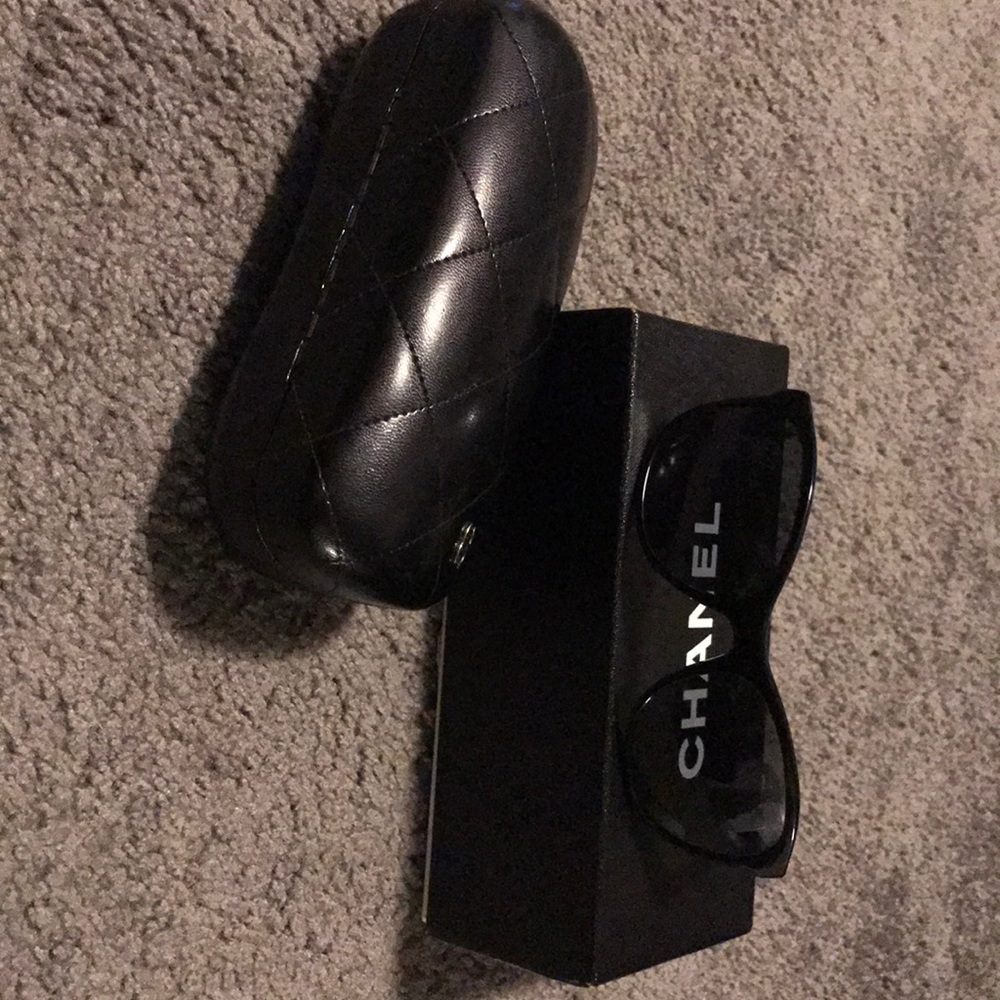 Chanel polarized black sunglass